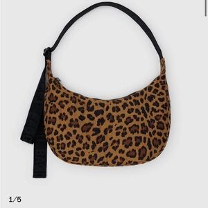 BAGGU: Medium Nylon Crescent Bag